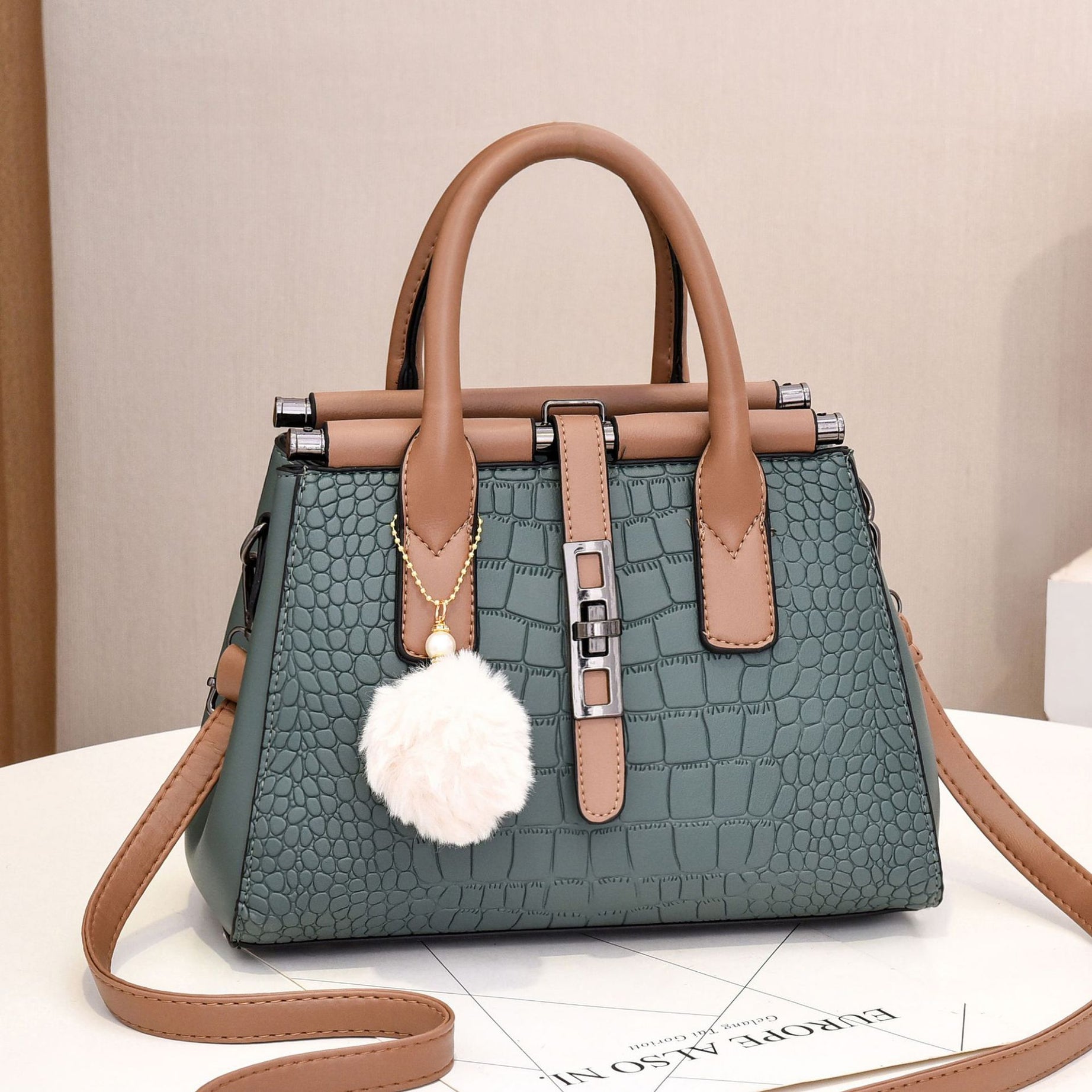 Women's Elegant Fashion Large Capacity Shoulder Bag