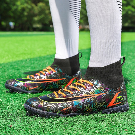 Men's Football Breathable Short Nails Shoes