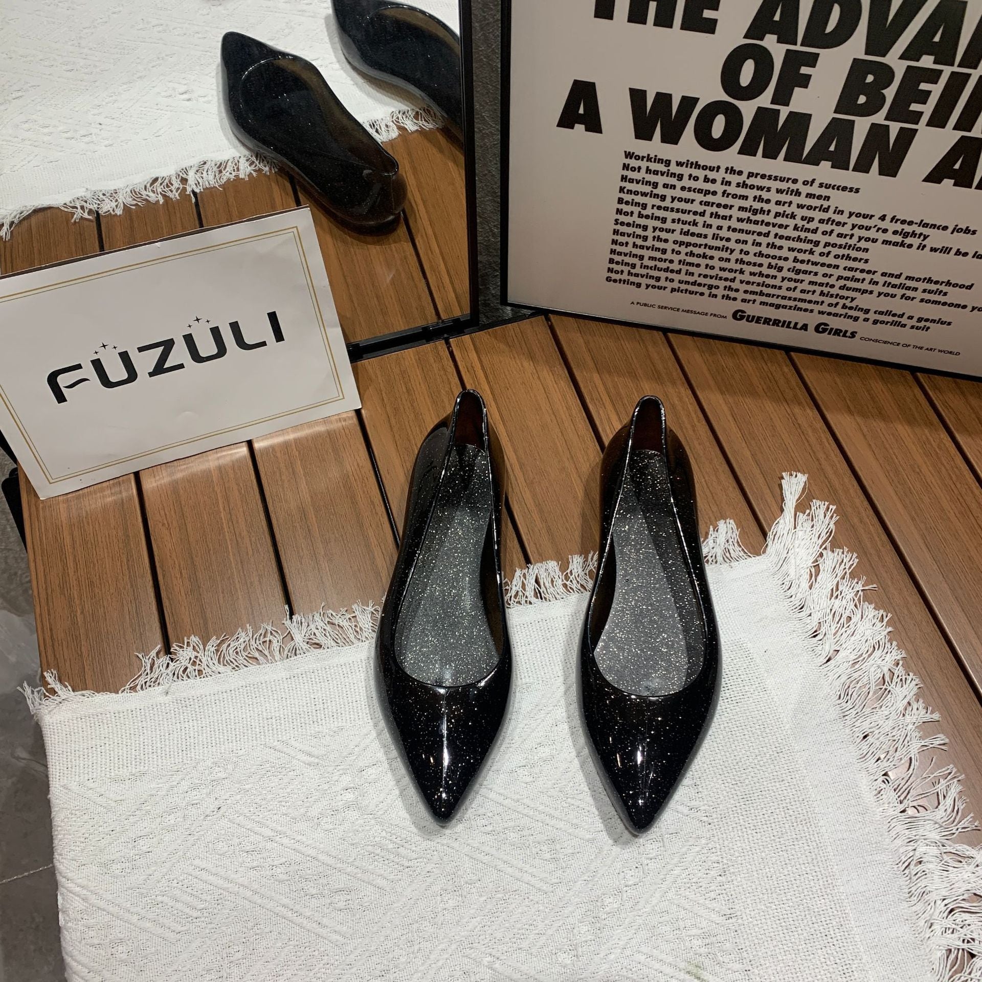 Women's Bottom Color Dot Crystal Shoes