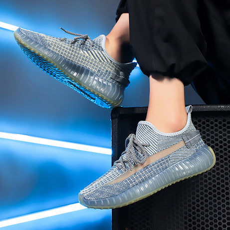 Men's Mesh Breathable Fly-woven Sneakers