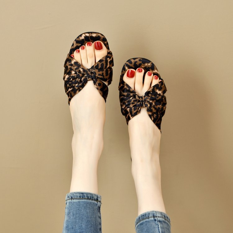 Women's Flat-bottomed Versatile Simple Slippers