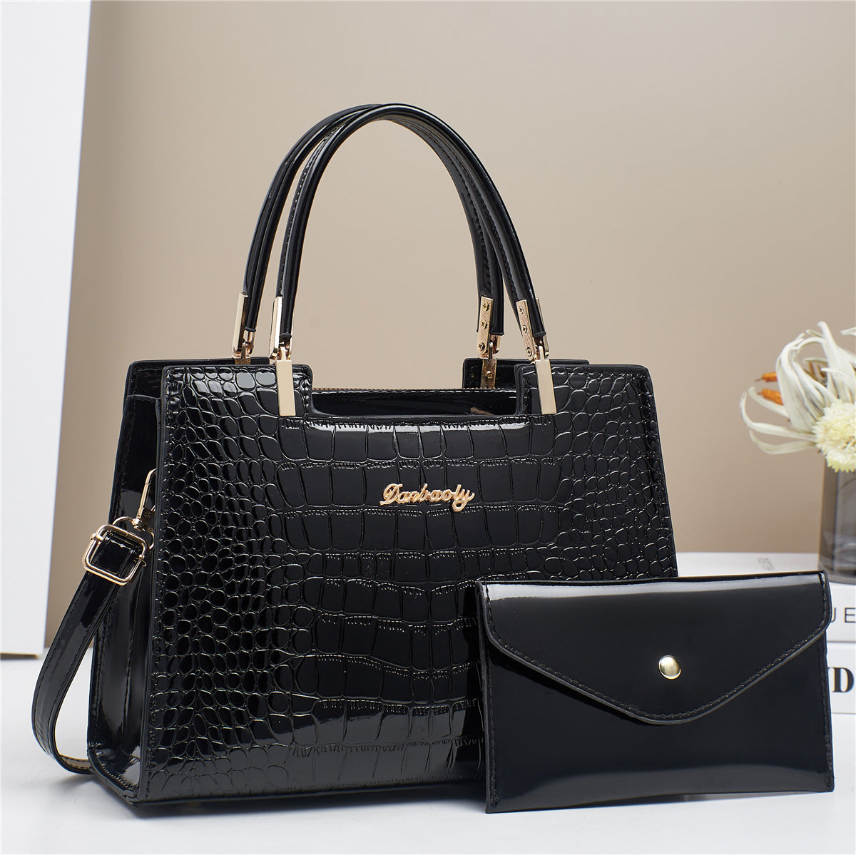 Women's Large Capacity Texted Leather HandBag