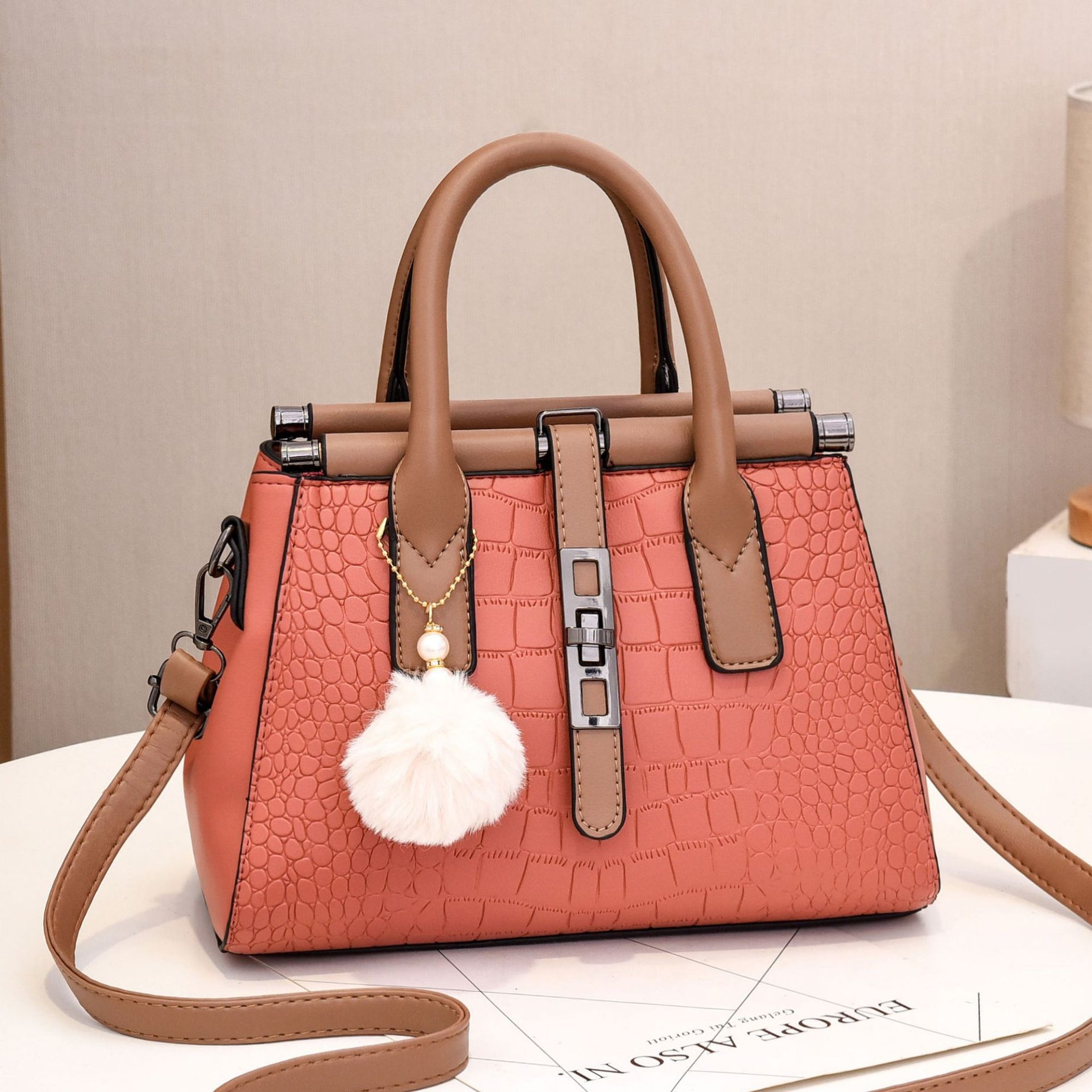 Women's Elegant Fashion Large Capacity Shoulder Bag