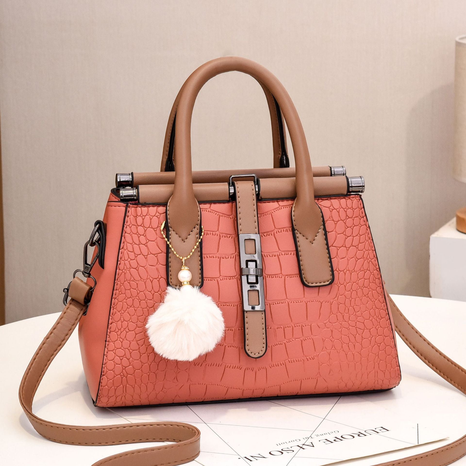 Women's Elegant Fashion Large Capacity Shoulder Bag