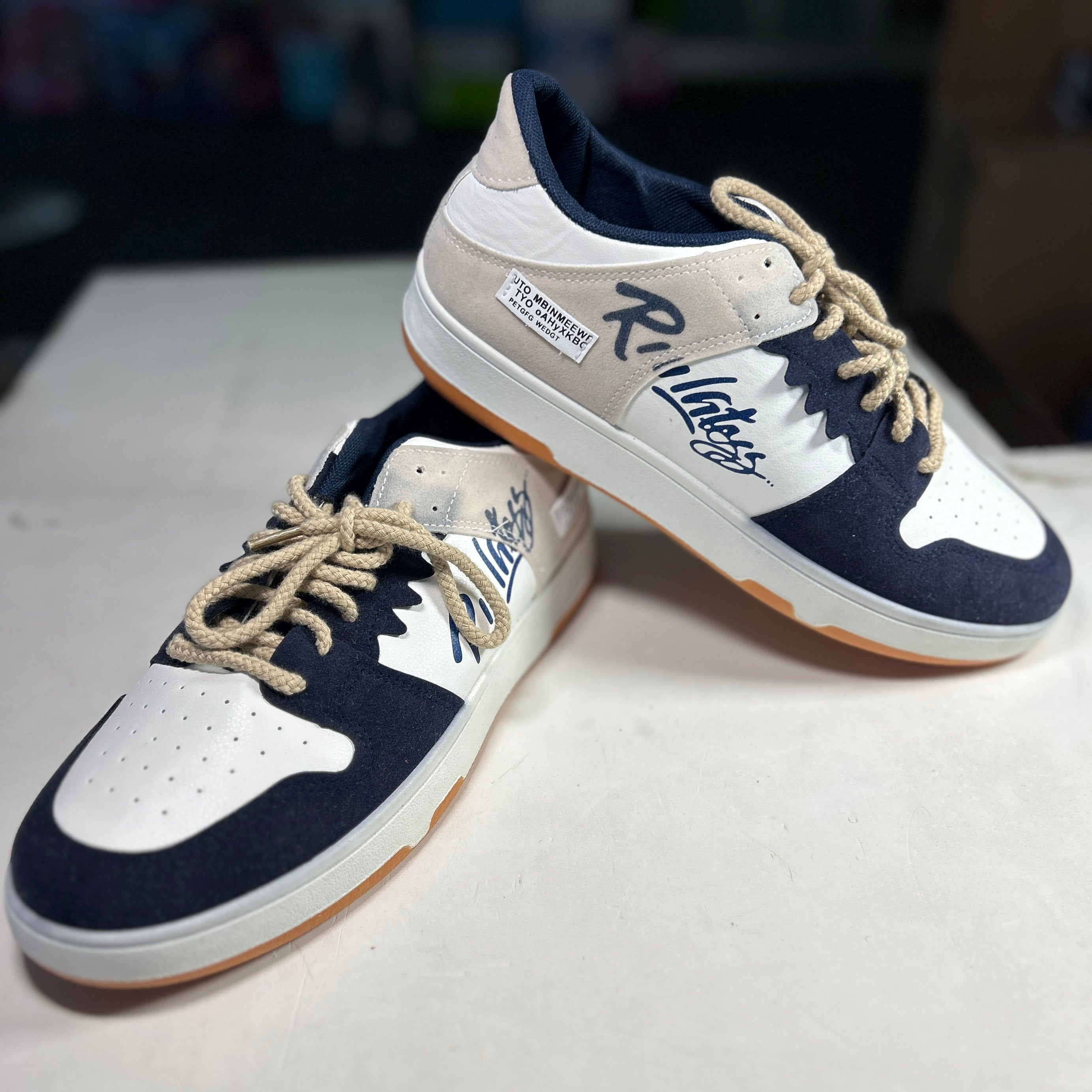 Men's Classic Trendy Lightweight Casual Sneakers (In Stock)