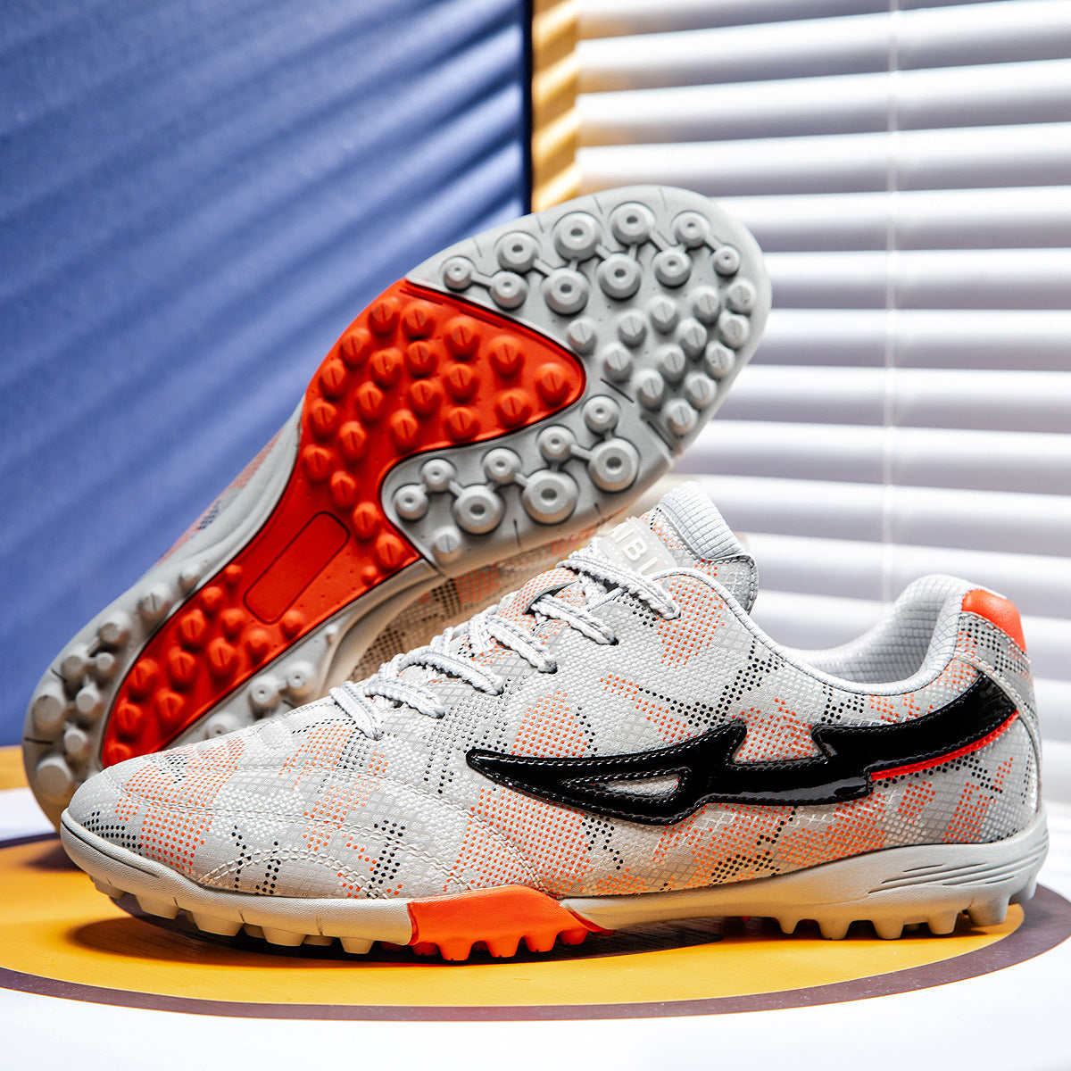 Men's Football Breathable Broken Nails Shoes