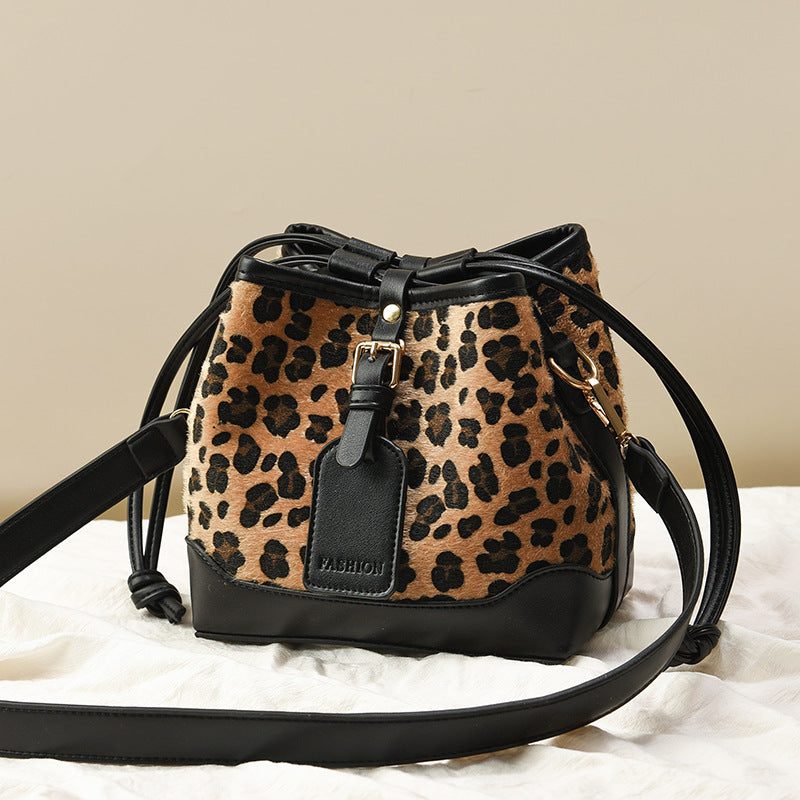 Women's High-end Foreign-style Shoulder Messenger Bag