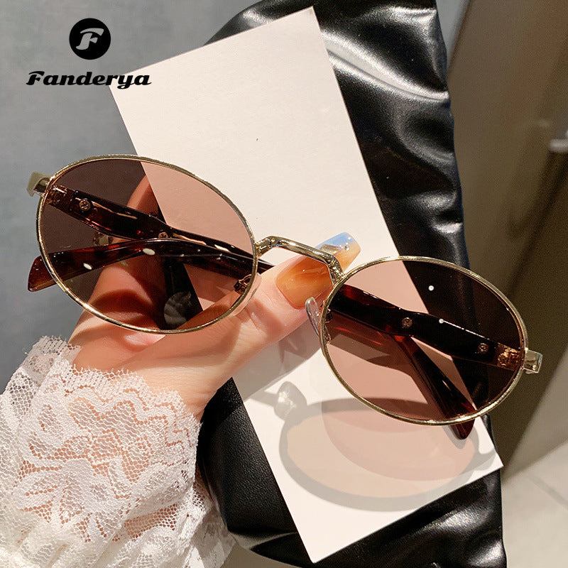 Women's Small Frame Round Retro Sunglasses