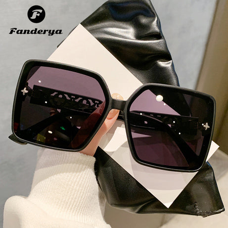 Women's Large Frame UV Protection Trendy Sunglasses