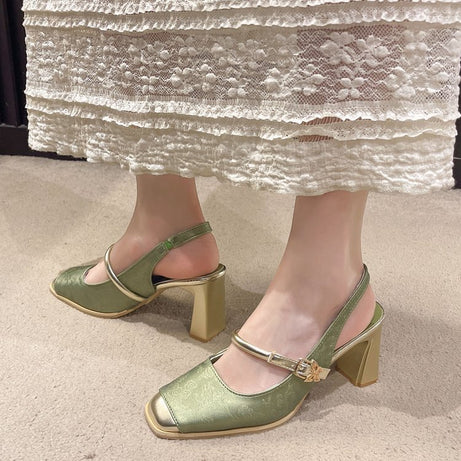 Women's Closed Toe Strap Buckle Luxury Sandals