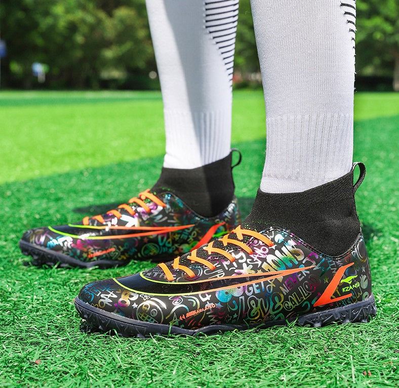 Men's Football Breathable Short Nails Shoes