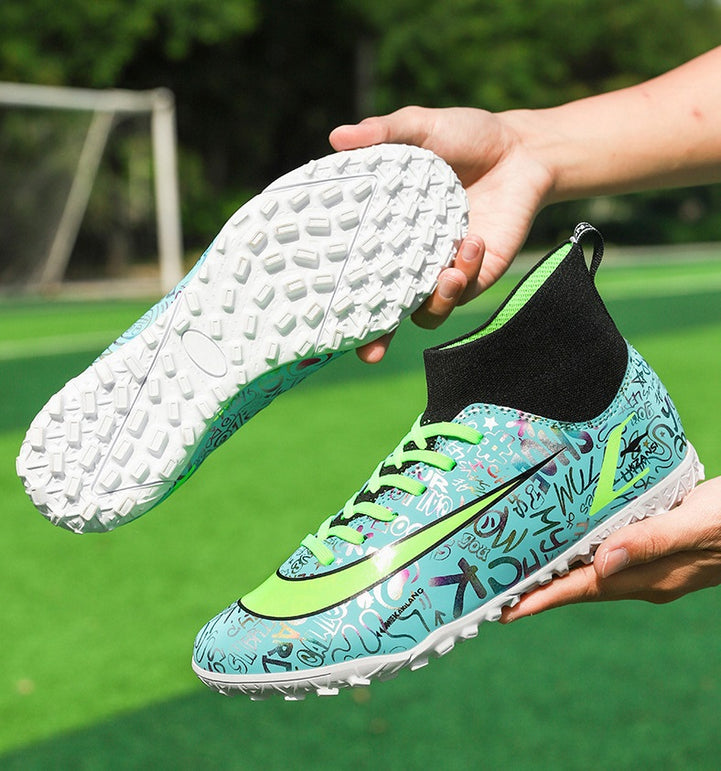 Men's Football Breathable Short Nails Shoes