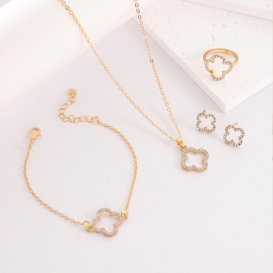 Women's Four-Leaf Clover Necklace Set