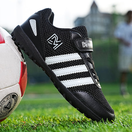 Men's Mesh Breathable Football Shoes