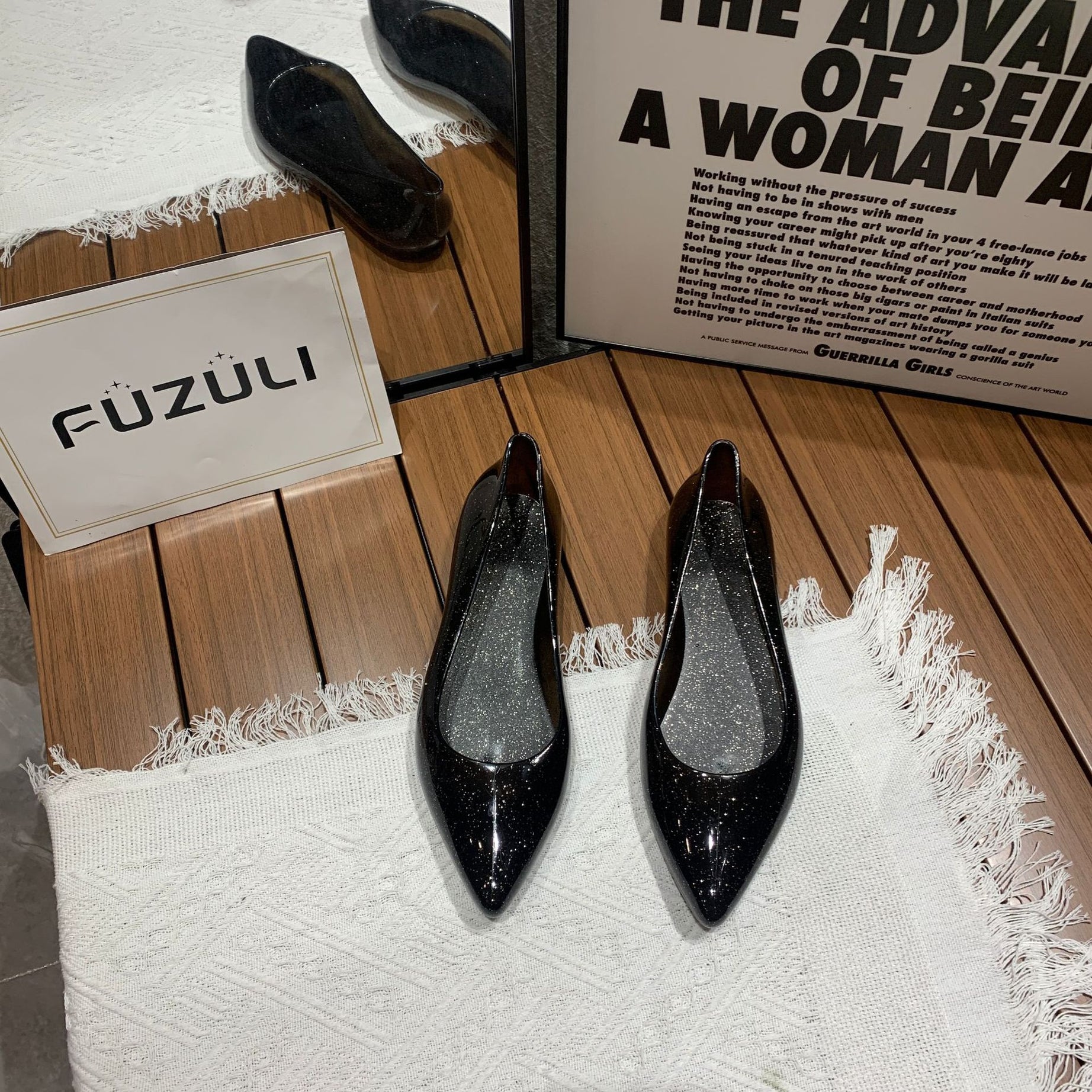 Women's Bottom Color Dot Crystal Shoes