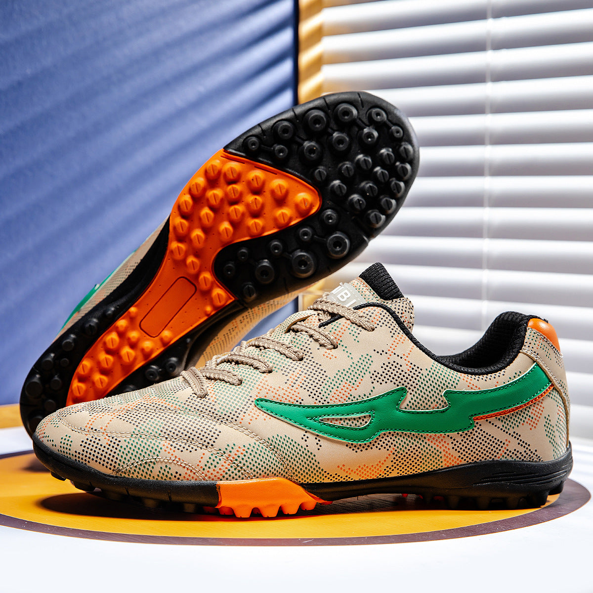 Men's Football Breathable Broken Nails Shoes