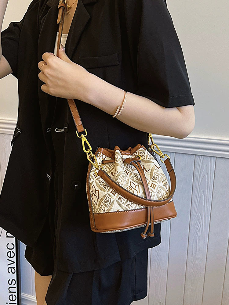 Women's Retro Fashion Bucket Style Bag