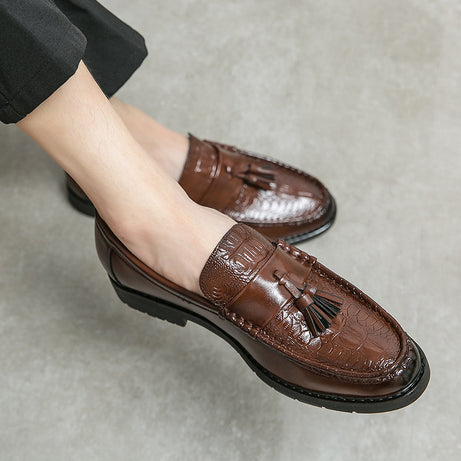 Men's Personalized Fringed Pointed Leather Shoes