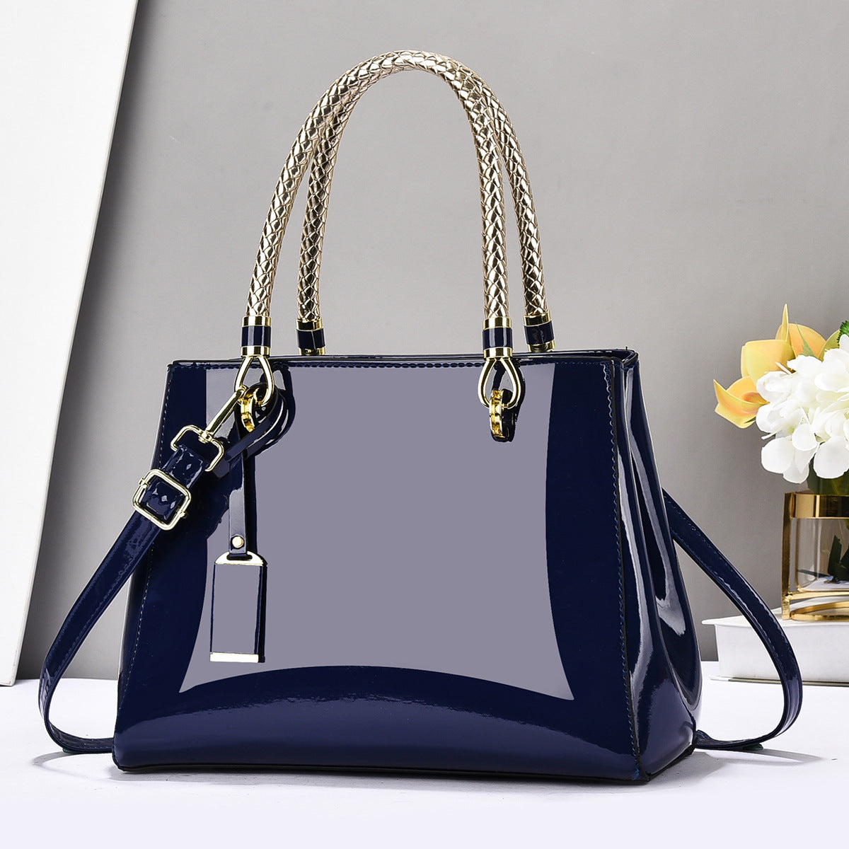 Women's Light Luxury Fashion Handbag Large-Capacity Bag (In stock)