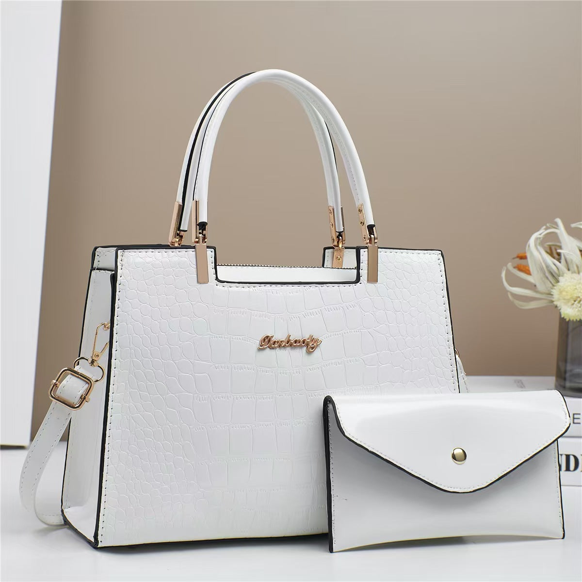 Women's Large Capacity Texted Leather HandBag