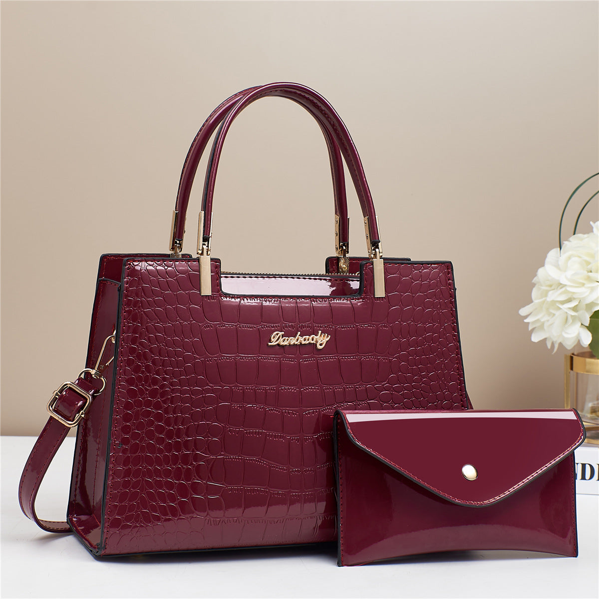 Women's Large Capacity Texted Leather HandBag