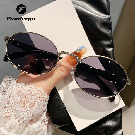 Women's Small Frame Round Retro Sunglasses
