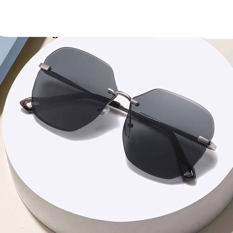 Men's Trimmed Retro Frameless Metal Sunglasses