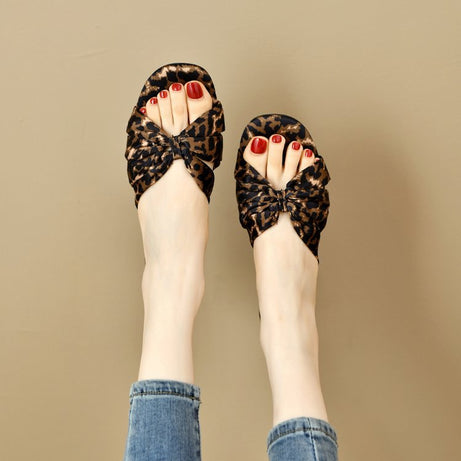Women's  Flat-bottomed Versatile Simple Slippers