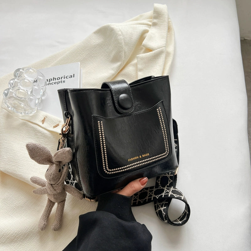 Women's Leather Casual Versatile Small Bag | Trendy & Classic Fashion Bag